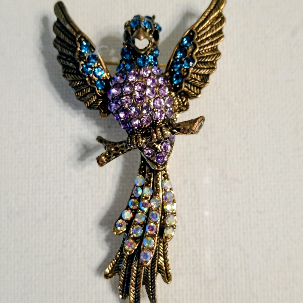 VTG Perched Eagle Gold Blue Purple Multi Colored Iridescent Crystal Rhinestones